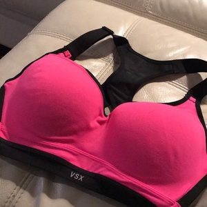 Victoria's Secret Intimates & Sleepwear - Victoria secret sports bra size 34D Victoria's Secret Intimates & Sleepwear - Victoria secret sports bra size 34D